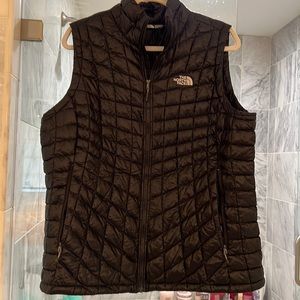 Black North Face vest